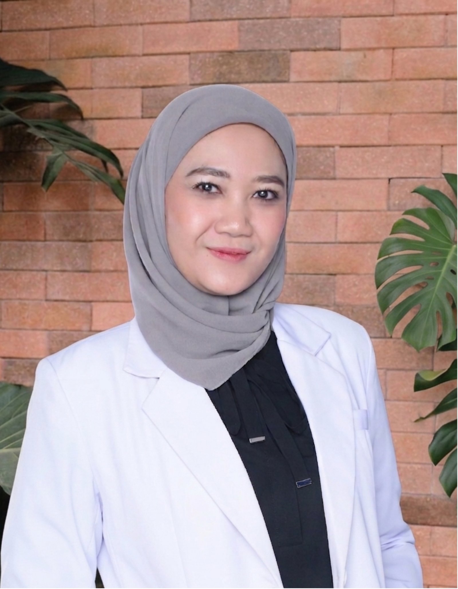 drg. Farina Pramanik, MM, Sp.RKG, Subsp.Rad P(K)